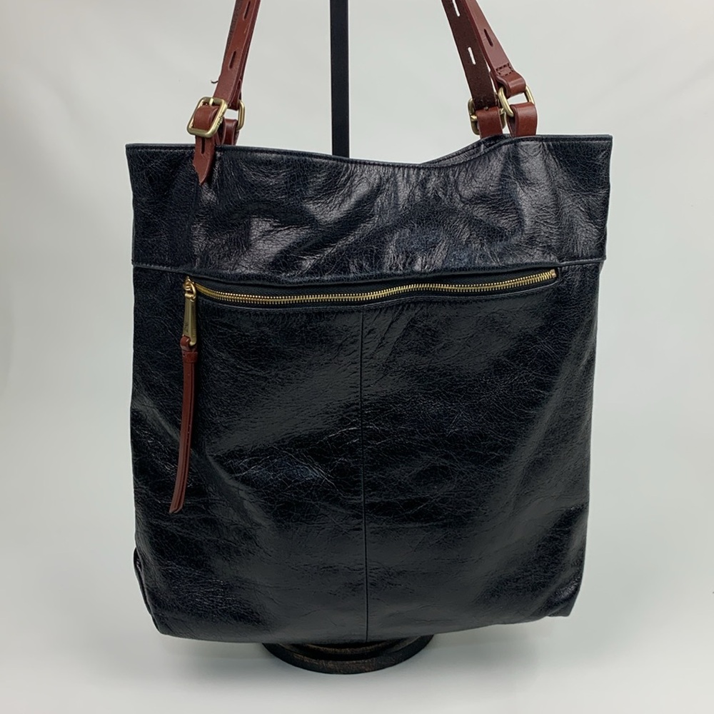 HOBO Black Leather Tote Bag Gold zipper and hardware Floral lined pockets EUC